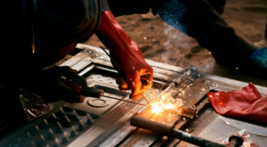 How to Sell Industrial Equipment on Amazon Featured Image