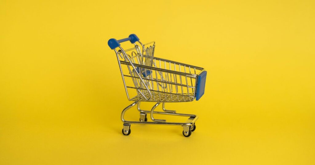 Amazon FBA Wholesale vs Private Label.jpg