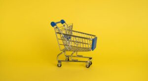 Amazon FBA Wholesale vs Private Label Featured Image