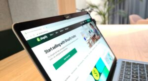 Amazon Seller News 25 AI Impact on Shopify Q1 Revenue Featured Image